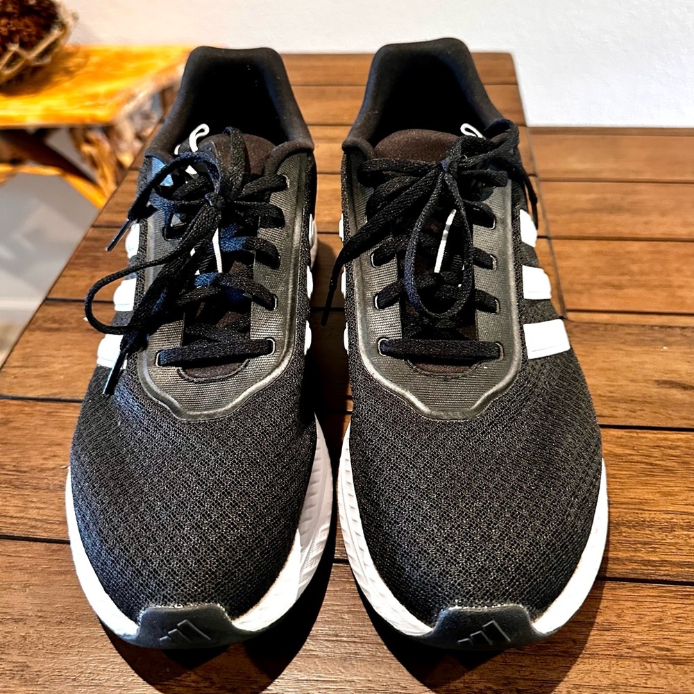 Men’s Adidas cloud foam sneakers - Picture 3 of 9